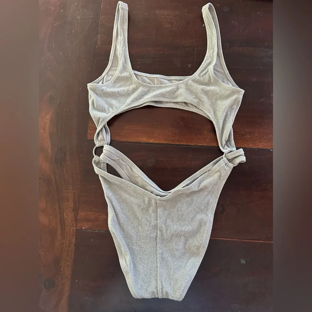 SKIMS Silver Glitter Monokini L